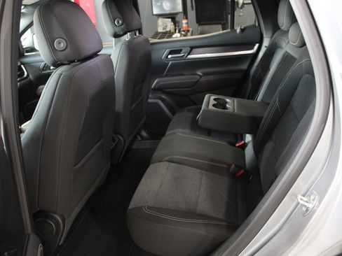 Used 2025 GMC Terrain Elevation w/ Technology Package II AWD/4WD image 11