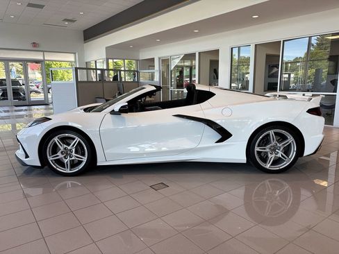 Used 2024 Chevrolet Corvette Stingray Preferred Cpe w/ Z51 Performance Package RWD image 10