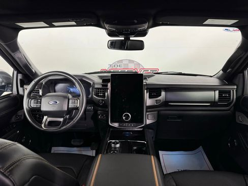 Used 2024 Ford Expedition Max Platinum image 11