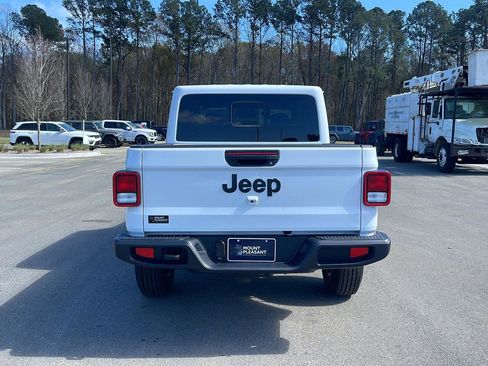 New 2026 Jeep Gladiator Sport AWD/4WD image 6