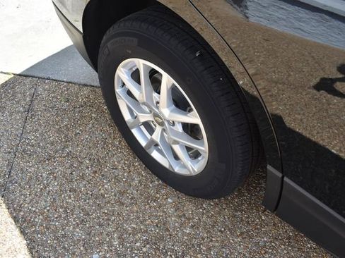 Used 2022 Chevrolet Equinox LT FWD image 16