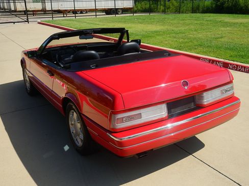 Used 1991 Cadillac Allante image 8