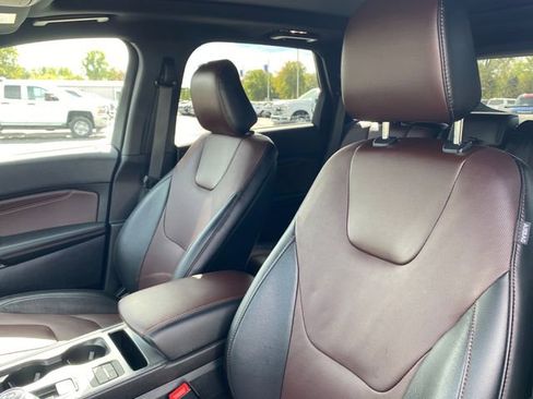 Used 2021 Ford Edge Titanium w/ Equipment Group 301A image 12