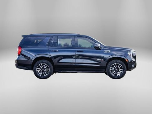 Used 2022 GMC Yukon AT4 w/ Technology Package image 2