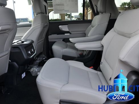 New 2026 Ford Expedition Max Active RWD image 11
