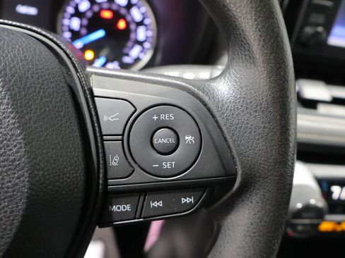 Used 2019 Toyota RAV4 LE w/ Carpet Mat Package AWD/4WD image 32