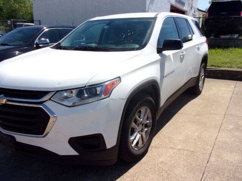 Used 2019 Chevrolet Traverse LS w/ LPO, Floor Liner Package FWD image 1