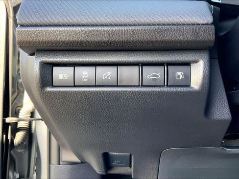 Used 2025 Toyota Camry SE w/ Multimedia Upgrade Package FWD image 33