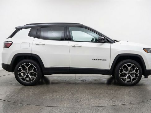 Used 2025 Jeep Compass Limited AWD/4WD image 11