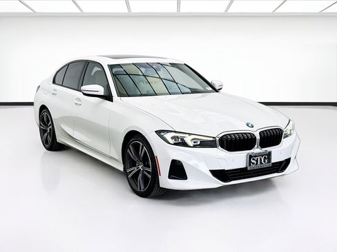 Used 2023 BMW 330i Sedan w/ Driving Assistance Package RWD image 3