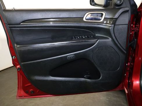 Used 2014 Jeep Grand Cherokee Overland w/ Advanced Technology Group AWD/4WD image 26