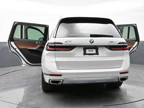 Used 2023 BMW X7 xDrive40i w/ Premium Package image 36