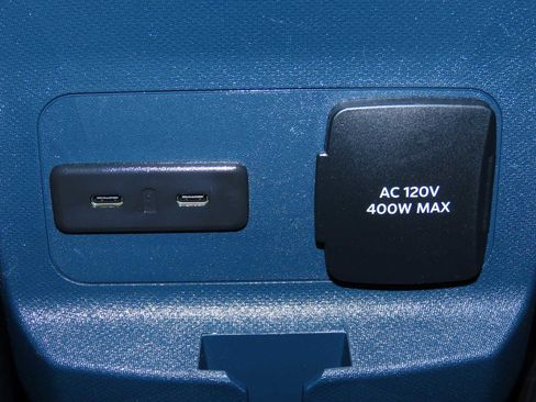 Certified 2025 Ford Maverick XLT w/ XLT Luxury Package image 23