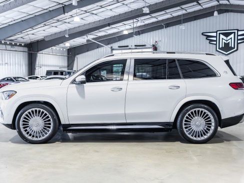 Used 2023 Mercedes-Benz Maybach GLS 600 4MATIC image 3