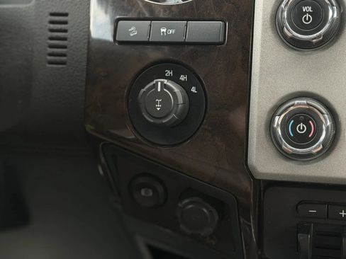 Used 2016 Ford F350 Platinum w/ FX4 Off-Road Package image 32