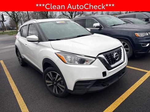 Used 2019 Nissan Kicks SV image 3