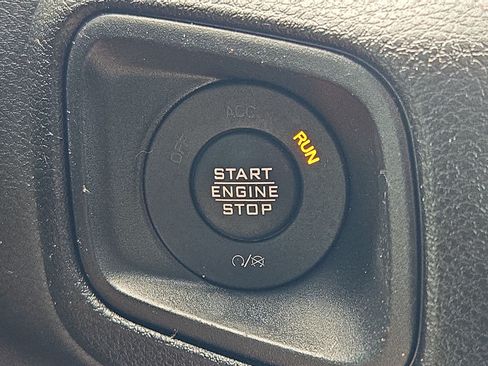 Used 2024 Jeep Wrangler Sport AWD/4WD image 19