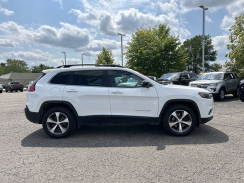 Used 2022 Jeep Cherokee Limited AWD/4WD image 2