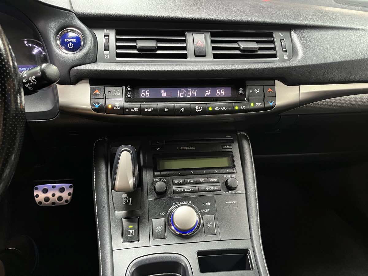 Used 2017 Lexus CT 200h FWD image 17