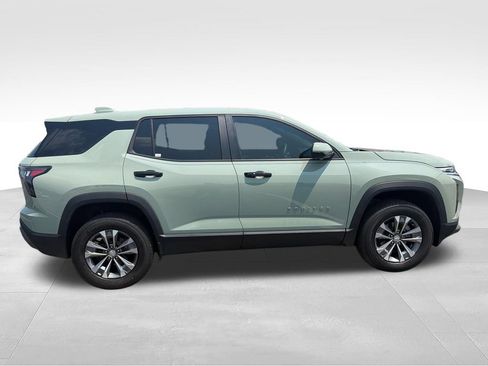 Used 2026 Chevrolet Equinox LT FWD image 7
