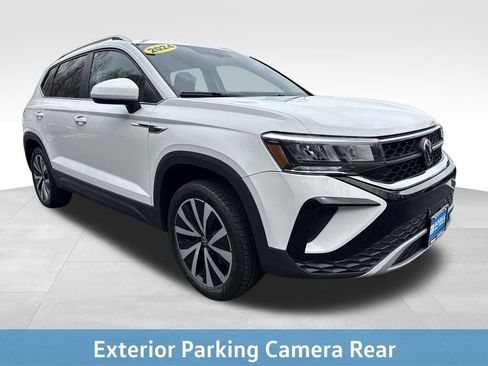 Used 2024 Volkswagen Taos SE image 10