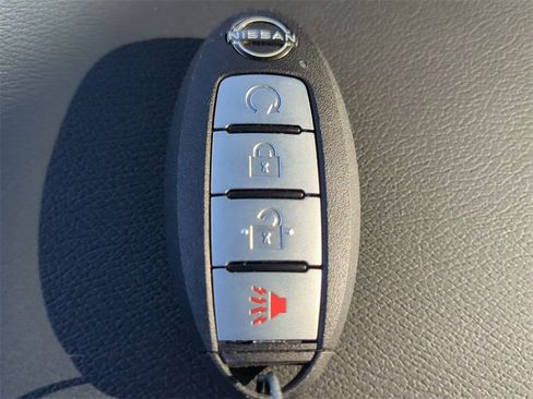 Used 2025 Nissan Frontier PRO-4X w/ Pro Premium Package image 31