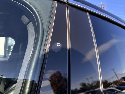 Used 2018 Tesla Model X 75D image 35