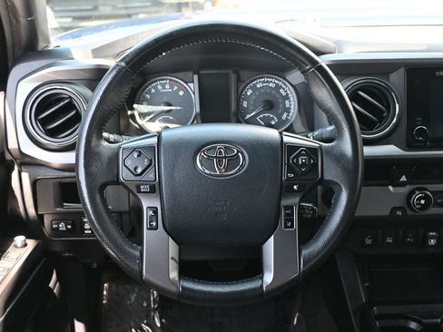 Used 2018 Toyota Tacoma TRD Sport w/ Technology Package RWD image 13