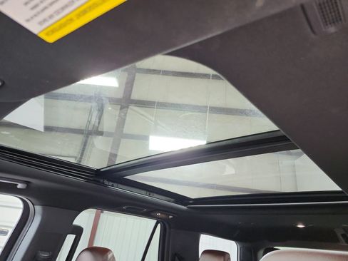 Used 2022 Ford Expedition Limited RWD image 9