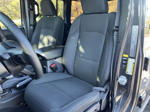 Used 2021 Jeep Wrangler Unlimited Sport image 13