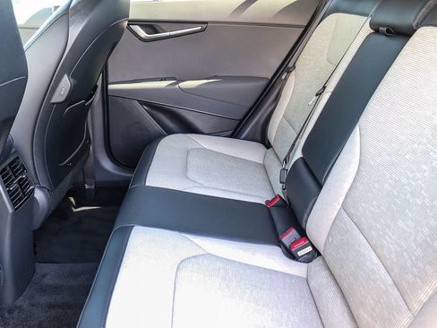 Certified 2025 Kia Niro FWD image 18