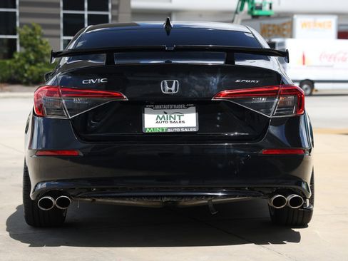Used 2023 Honda Civic Sport image 11