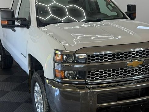 Used 2019 Chevrolet Silverado 2500 W/T AWD/4WD image 2