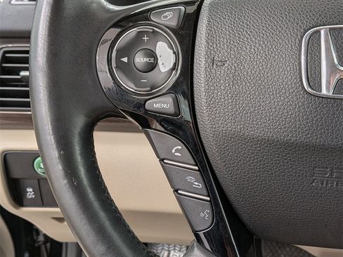 Used 2017 Honda Accord EX-L image 19