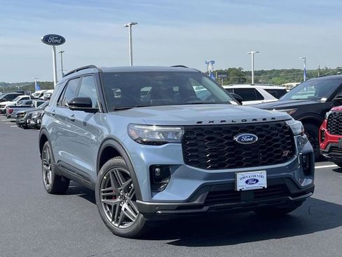 New 2026 Ford Explorer Active w/ Active Comfort Package RWD image 13