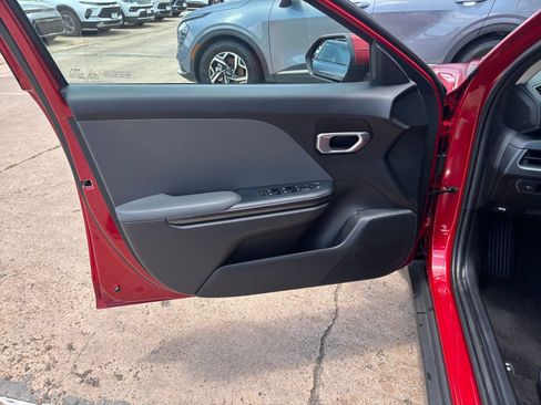 Used 2025 Kia K4 FWD image 18