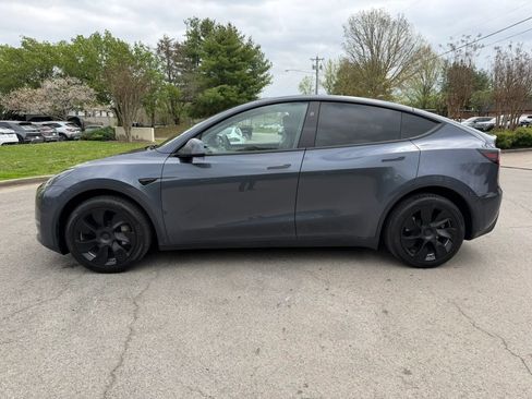 Used 2023 Tesla Model Y Long Range image 7