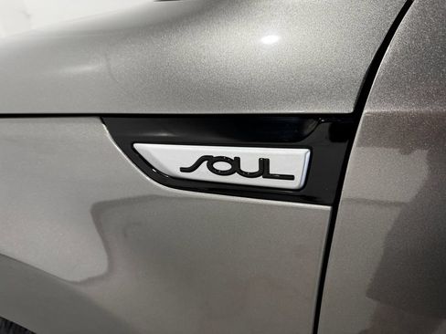 Used 2016 Kia Soul FWD image 25
