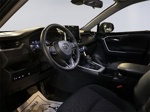 Used 2024 Toyota RAV4 XLE image 9