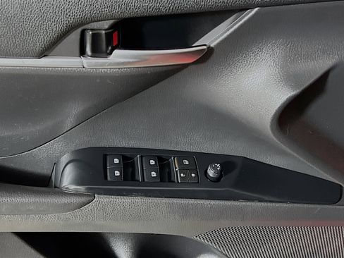 Used 2019 Toyota Camry SE image 17