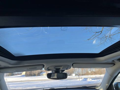 Used 2019 Jeep Cherokee Limited w/ Luxury Group image 22