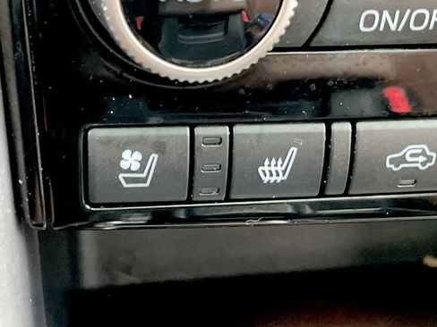 Used 2019 Subaru Ascent Touring w/ Popular Package #3 image 24