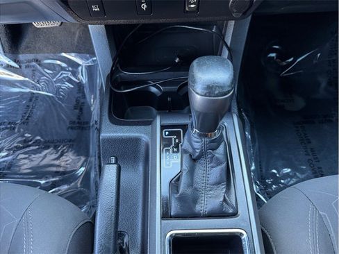 Used 2016 Toyota Tacoma TRD Sport w/ Towing Package image 12