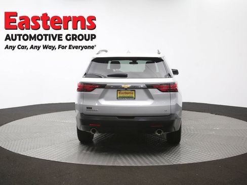 Used 2022 Chevrolet Traverse LT FWD image 38