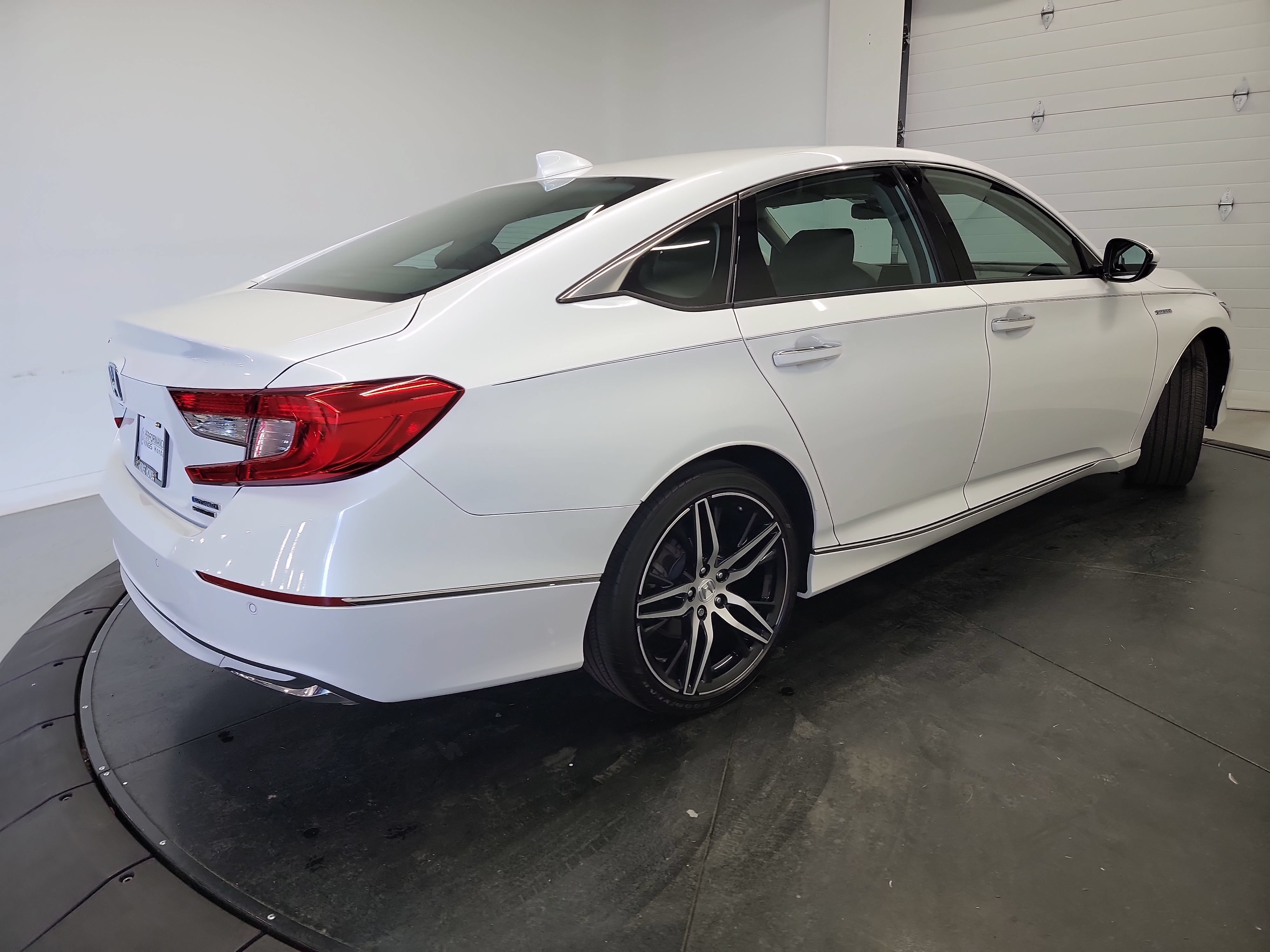 Used 2022 Honda Accord Touring image 9