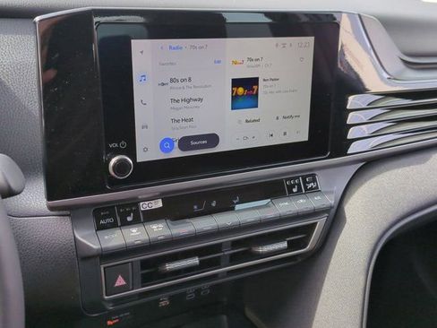 Used 2026 Toyota Camry LE w/ Convenience Package image 11