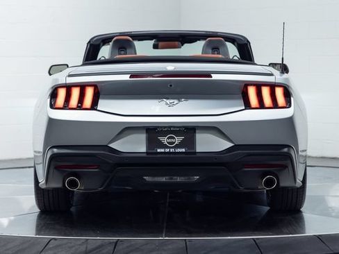 Used 2025 Ford Mustang Premium RWD image 7