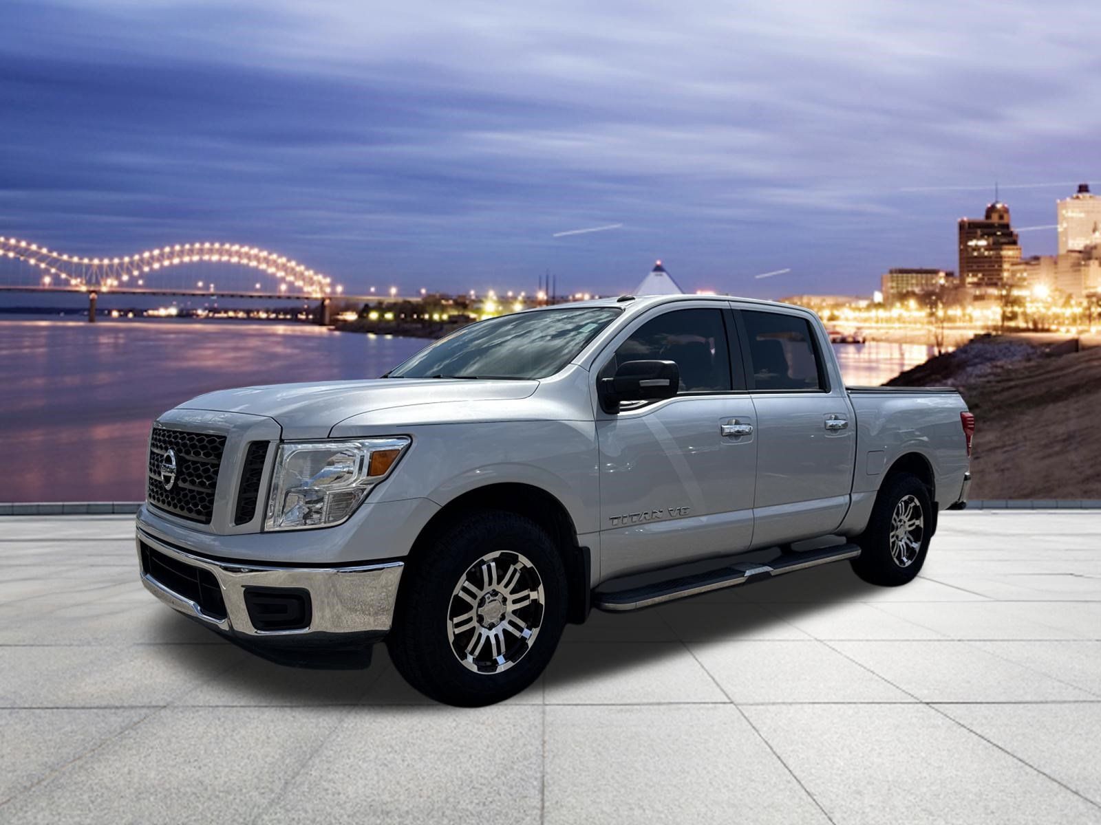 Used 2019 Nissan Titan SV RWD image 1