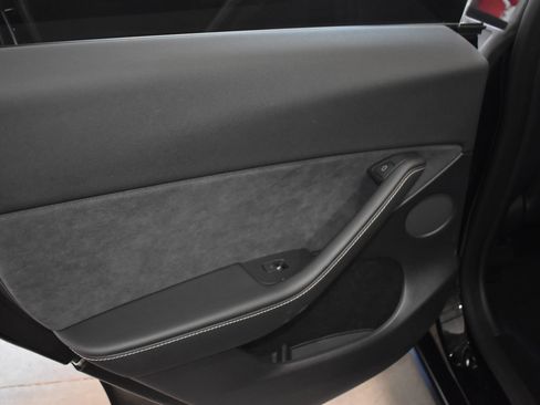 Used 2023 Tesla Model Y Long Range AWD/4WD image 19