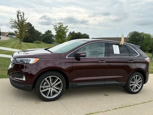 Certified 2024 Ford Edge Titanium AWD/4WD image 1